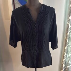 Banana Republic Pin Tucked 100% Silk Top SZ Medium